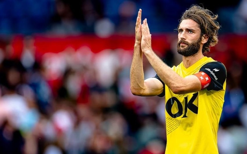 凭借自己的 凭借自己的