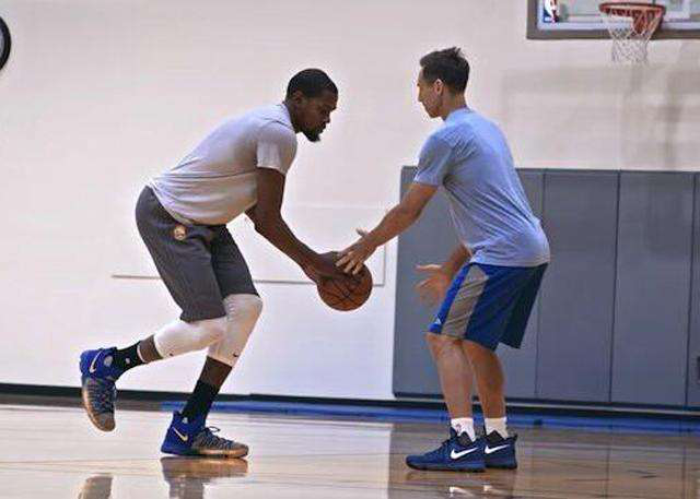 表一个篮球 表一个篮球