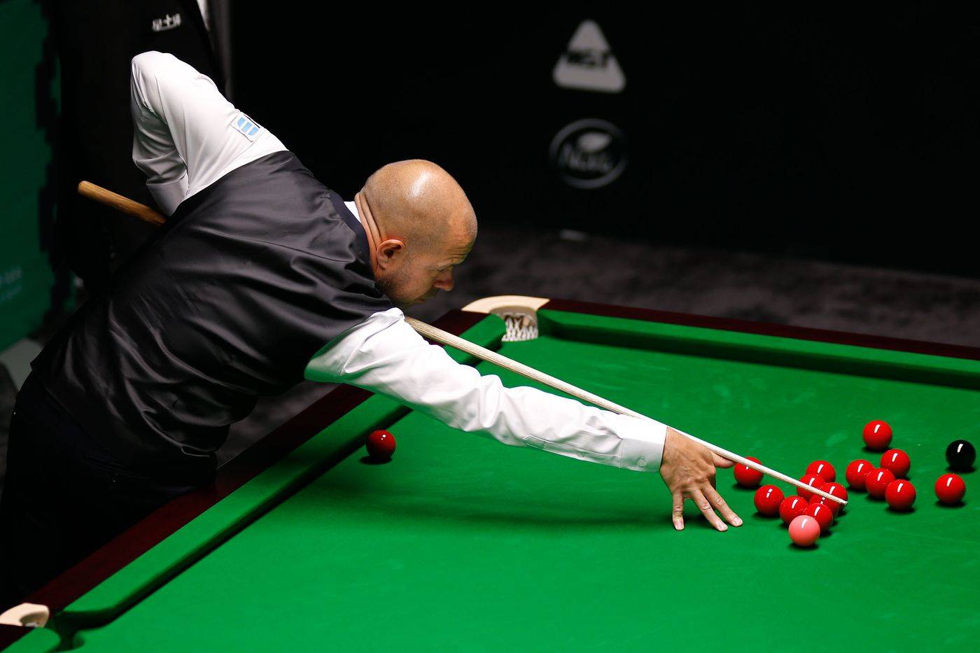 色的表现稳 色的表现稳