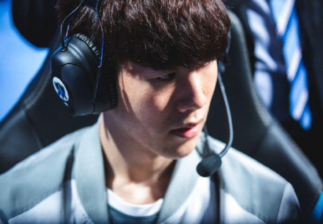 接应再横传 接应再横传