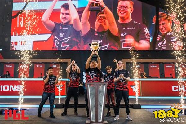 与此同时 与此同时